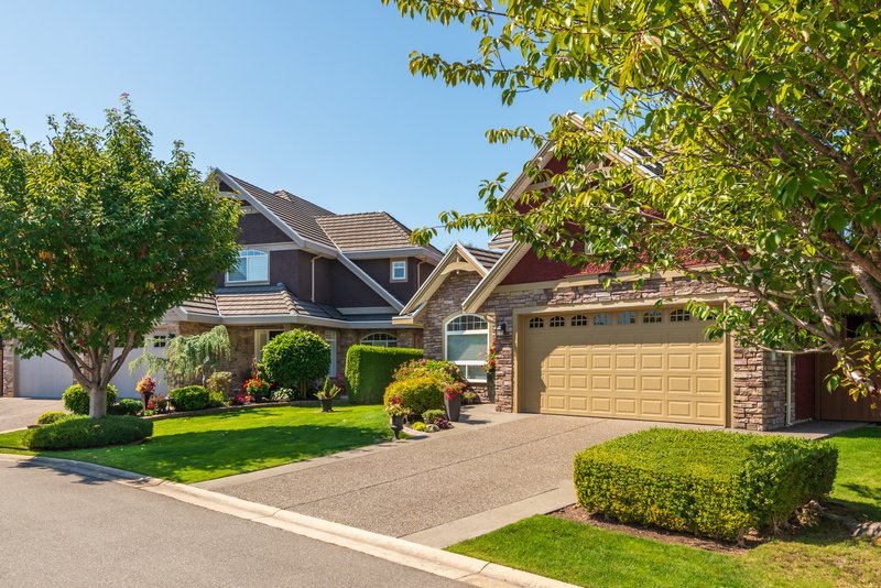 Casa con cochera para dos autos